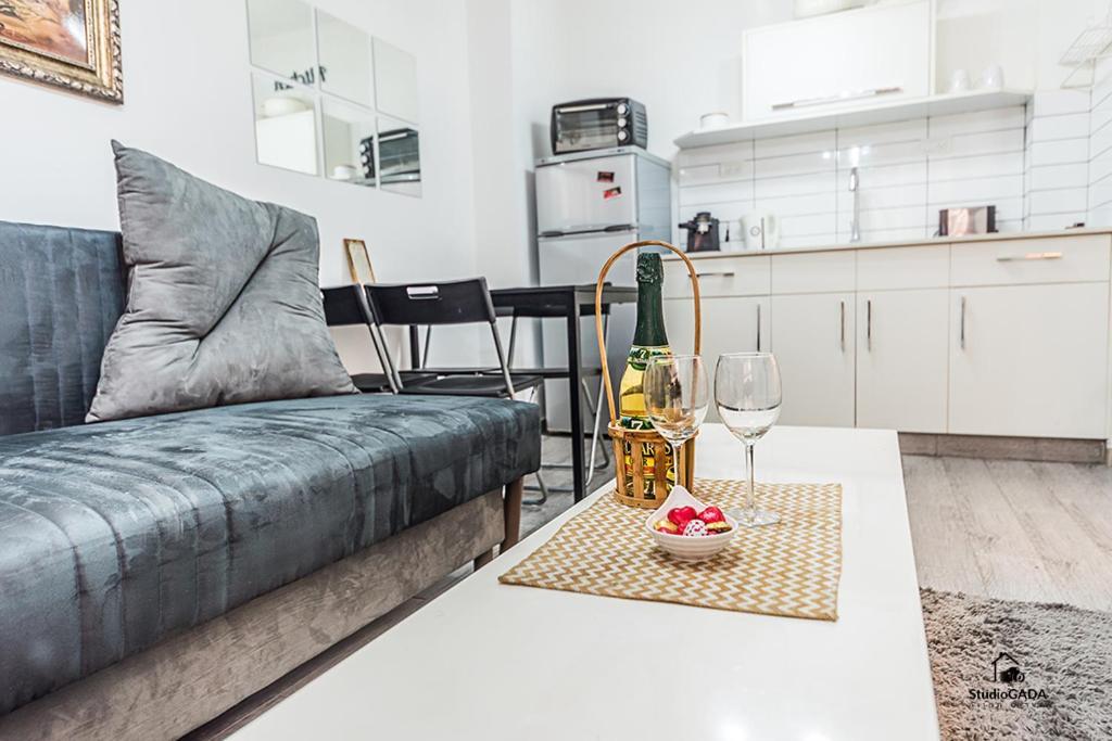 Kings & Queens By The Lake Apartment Tiberias Exterior photo